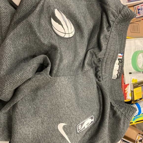 Game used Toronto Raptors warm up gear - Picture 6 of 6